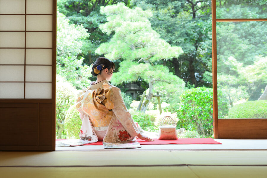 東山荘　成人式ロケ　縁側座り