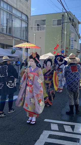 国府夏まつり炎天下のお練り