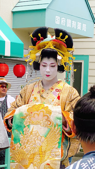 豊川国府夏まつり　美しい花魁は男の子
