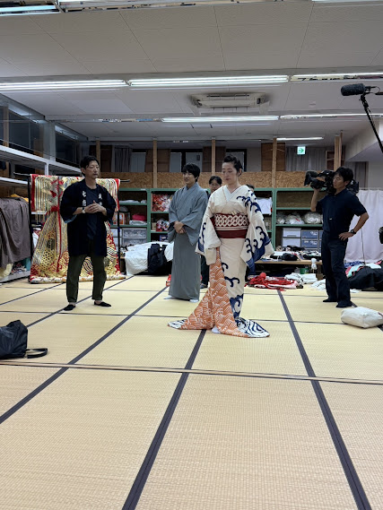 着付デモンストレーション芸者