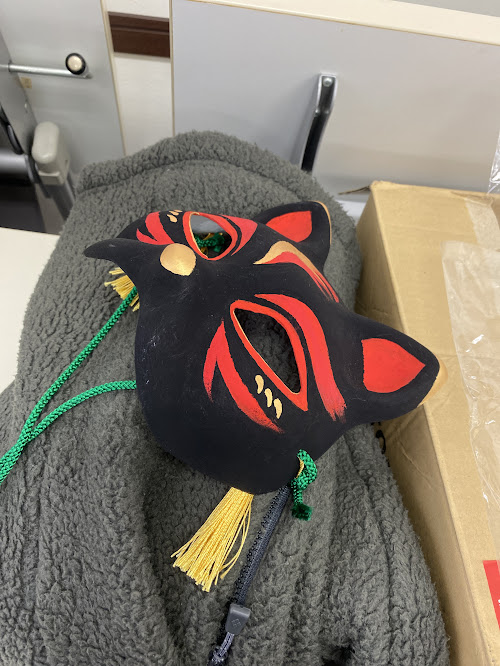 九尾の狐のお面。