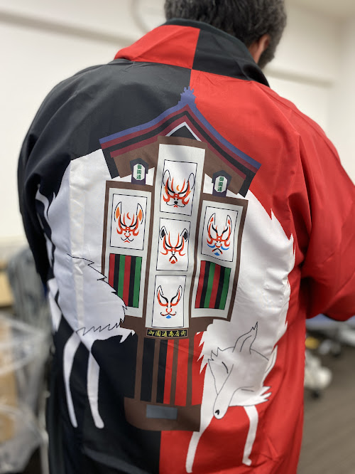 御園通商店街花魁道中　百狐夜行お揃いのカッコいいハッピ。羨ましい。